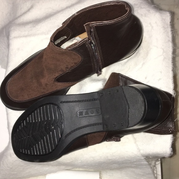 Brown NAOT Ankle Boots  (Euro Size 37) - Picture 3 of 8